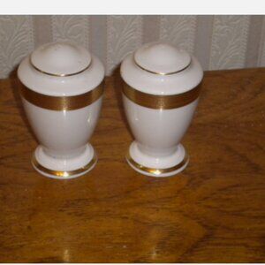LENOX LOWELL SALT & Pepper SHAKER Set